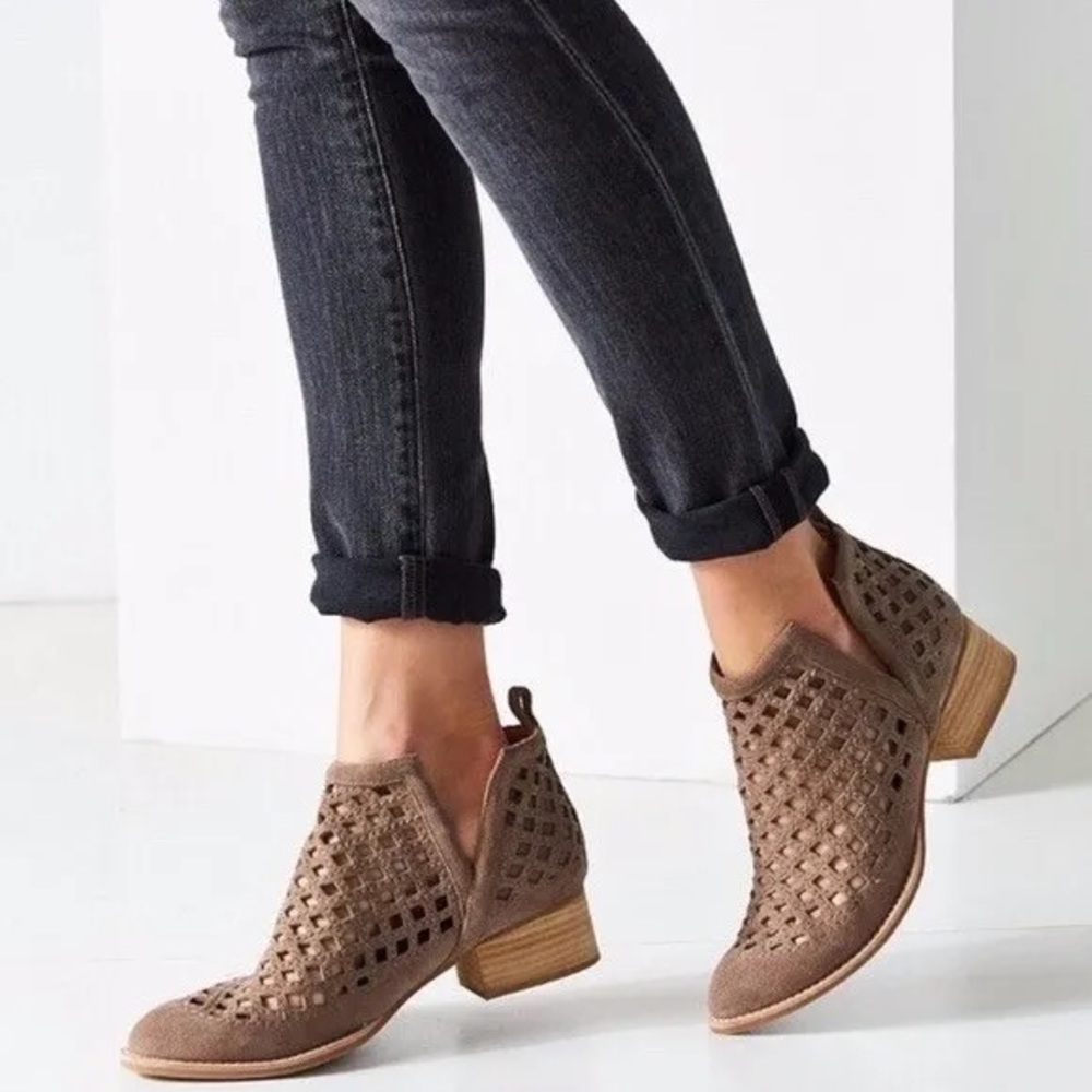 Jeffrey Campbell Taggart Laser‎ Cut Booties